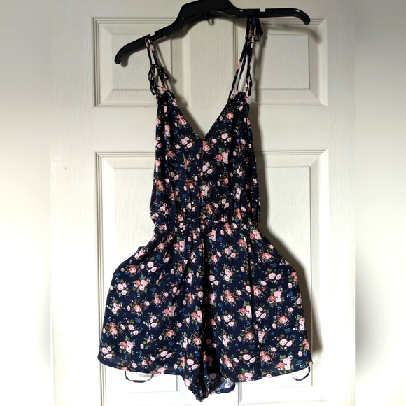 Halter Romper - Picture 1 of 2